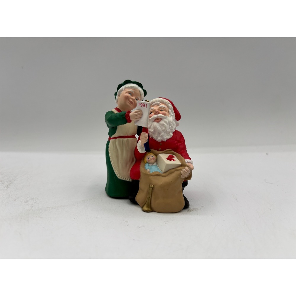 Hallmark Keepsake Ornament 1991 Vintage Checking His List 6th in Mr & Mrs Claus